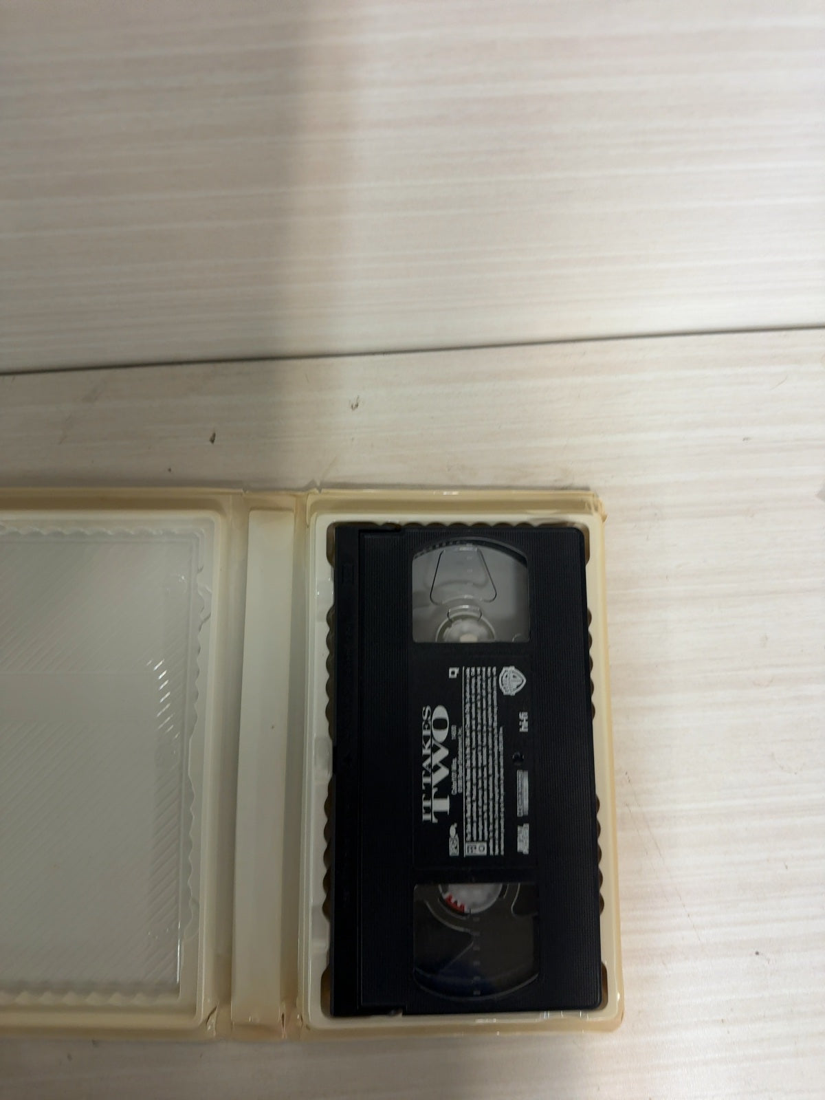 It Takes Two (1996, VHS) Mary-Kate & Ashley Olsen, Steve Guttenberg