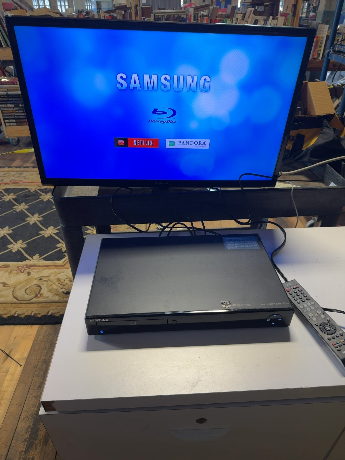 Samsung BD-P2550 Blu-ray Disc Player 1080p with Remote - Tested Working