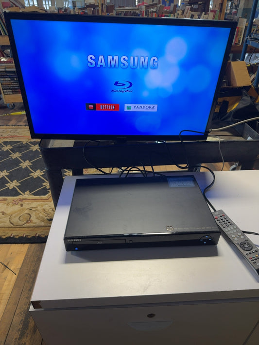 Samsung BD-P2550 Blu-ray Disc Player 1080p with Remote - Tested Working