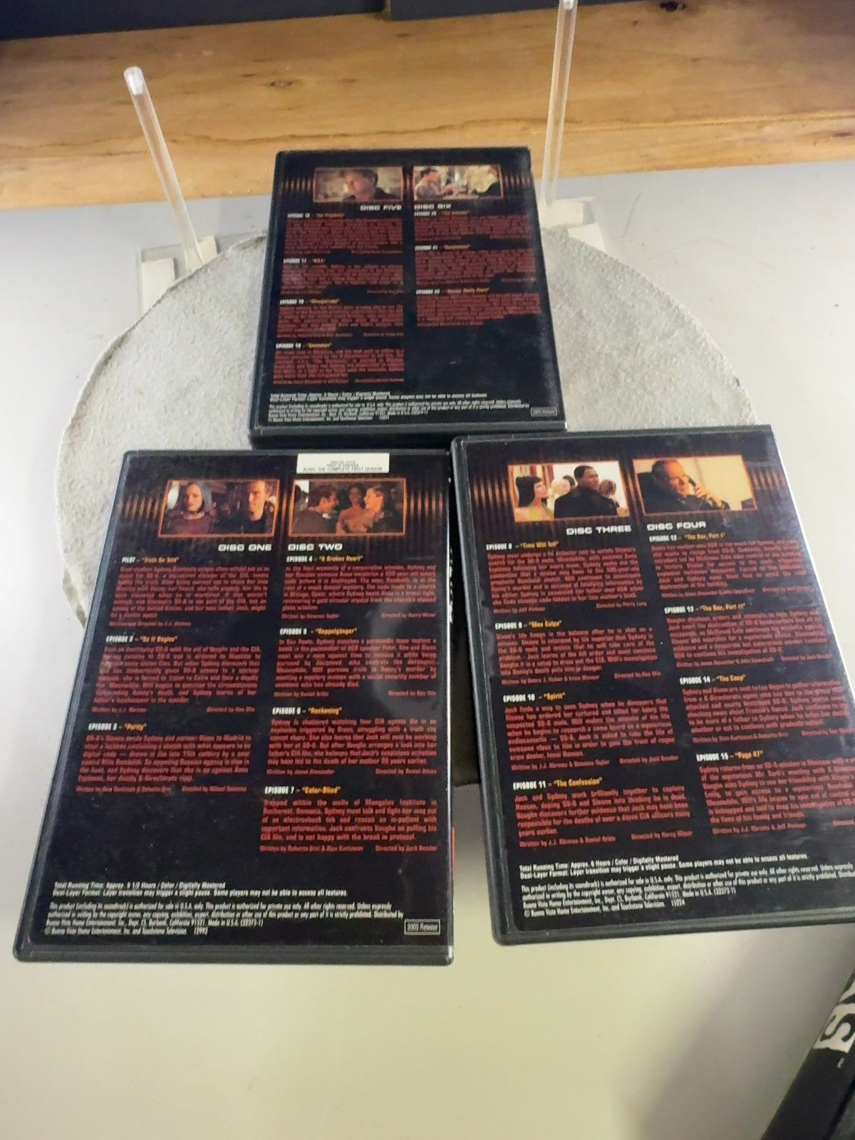 Alias (DVD, 2002) Acceptable Jennifer Garner Buena Vista Home Entertainment