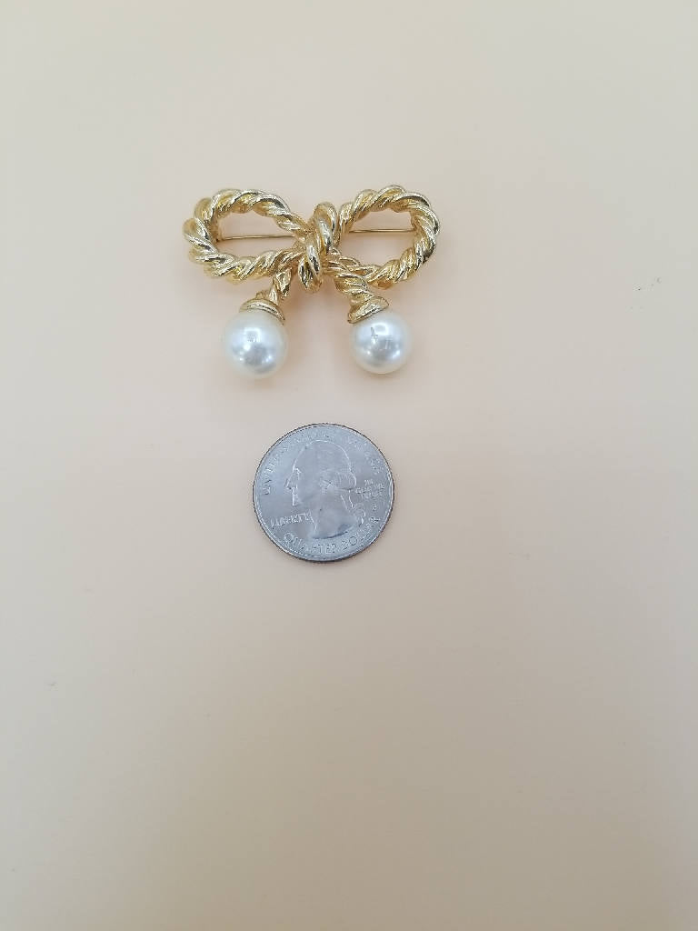 Stunning Gold Tone Bow Brooch with Faux Pearl Drops
