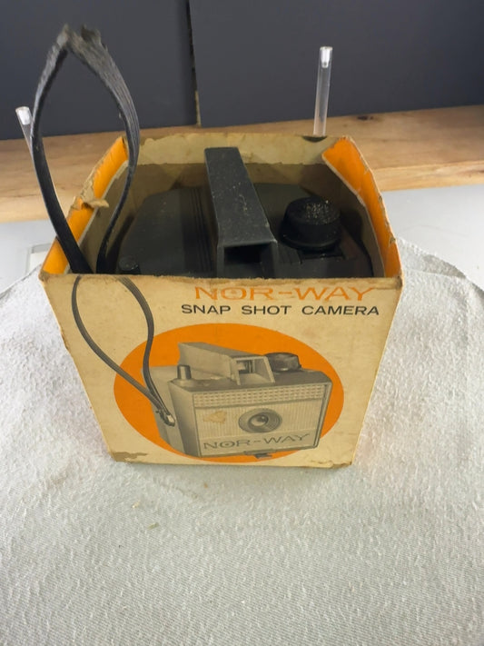Vintage Nor-Way Snap Shot Box Camera 620 Film with Original Box - For Parts