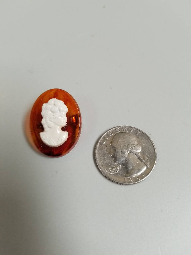 Stunning Vintage Cameo Brooch with Amber Base - Antique Style