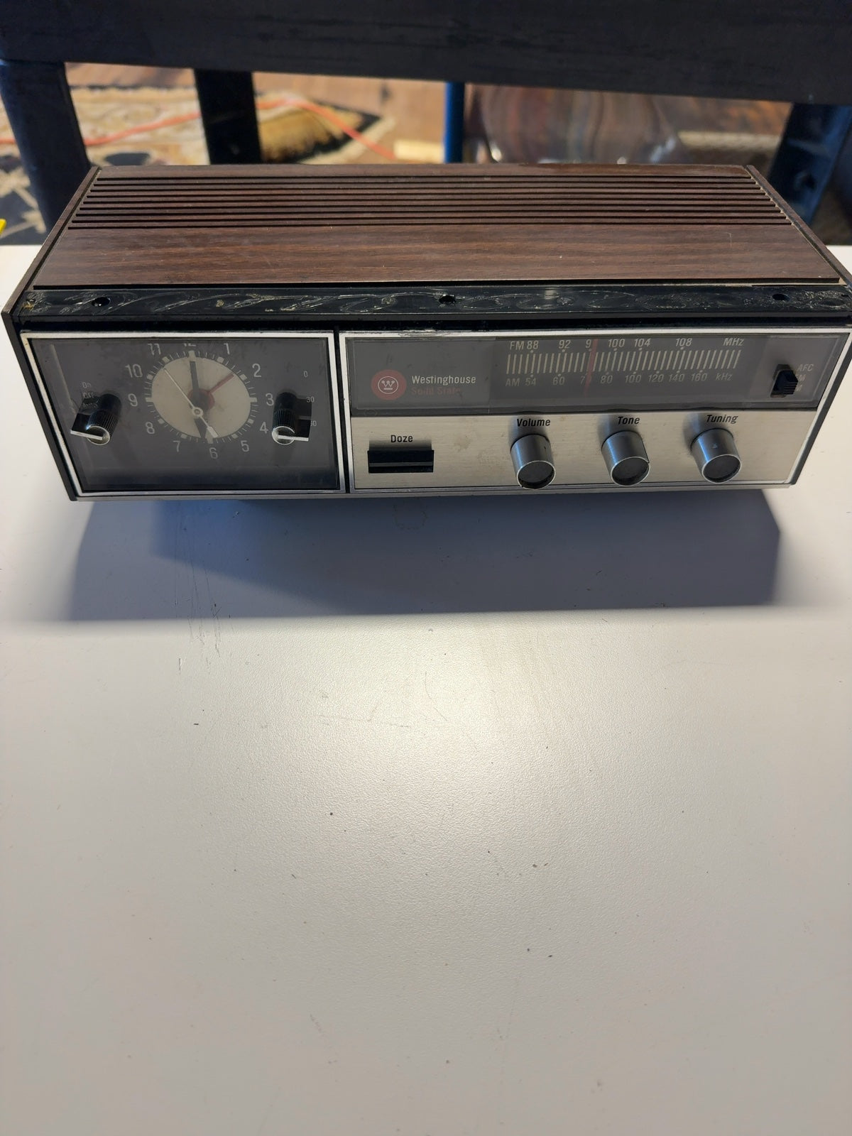 Vintage Westinghouse Solid State AM/FM Alarm Clock Radio Woodgrain RLF4C for parts