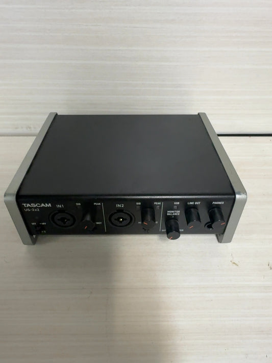 Audio Interface TASCAM US2X2 USB MIDI