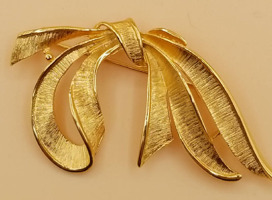 Elegant Gold Tone Bow Brooch Pin