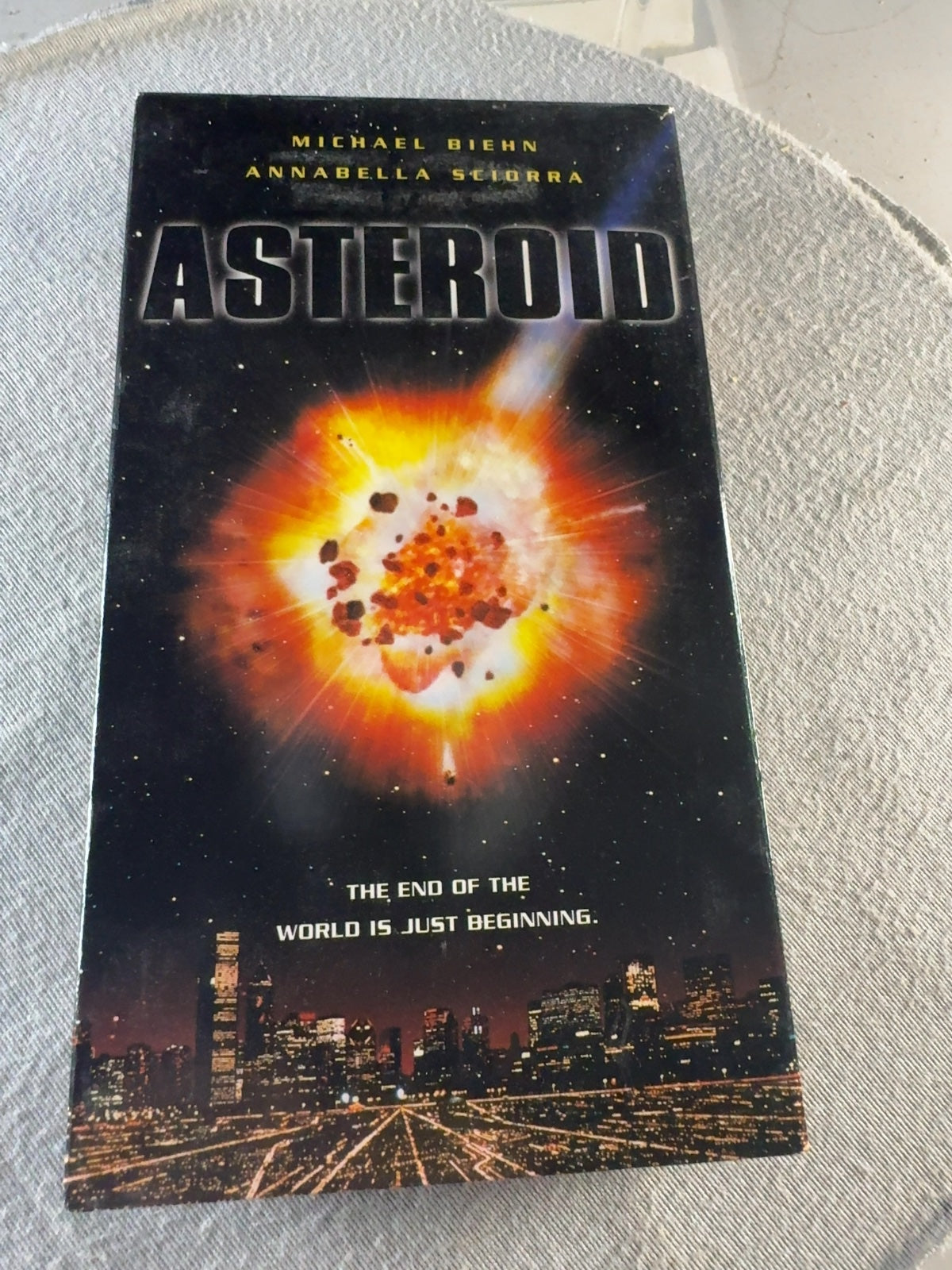 Asteroid (VHS, 1997) Michael Biehn Annabella Sciorra NBC Very Good