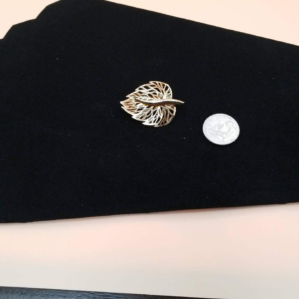 Elegant Leaf Brooch Pin in Gold Tone Metal
