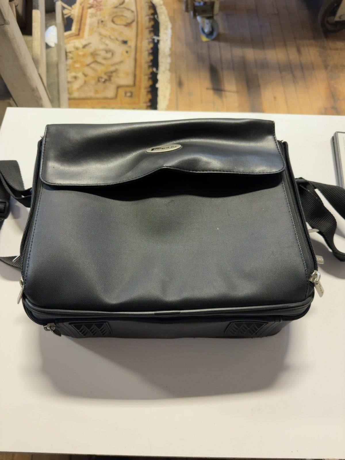 Targus Black Padded Camera Bag with Shoulder Strap, 3 Compartments