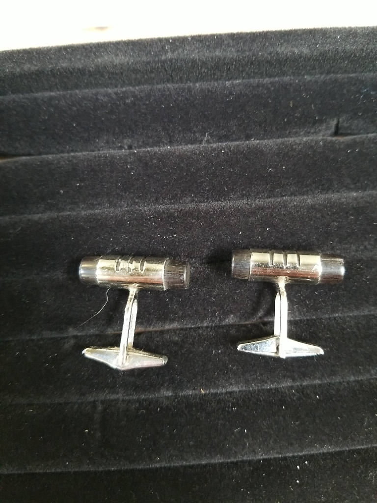 Stunning Vintage Silver Tone Cufflinks in Barrel Design