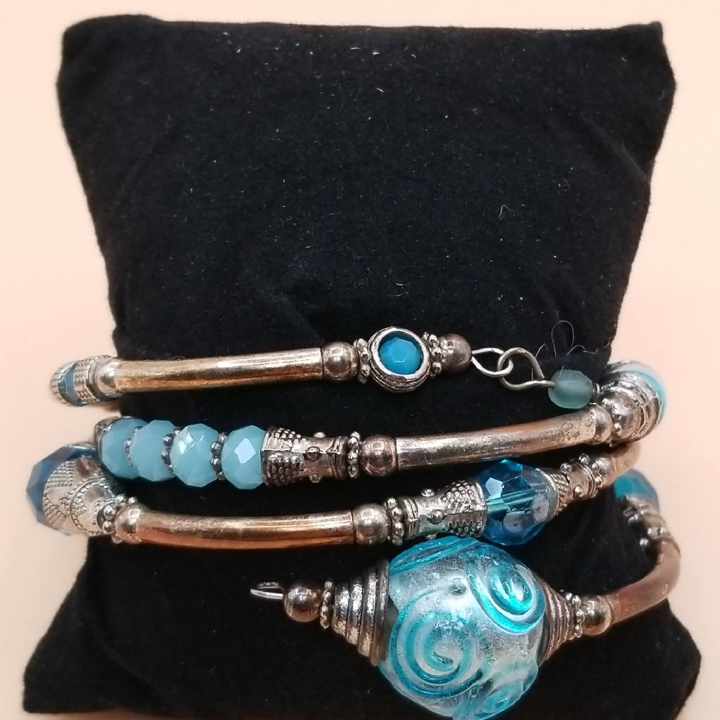 Stunning Blue Beaded Wire Wrap Bangle Bracelet Set