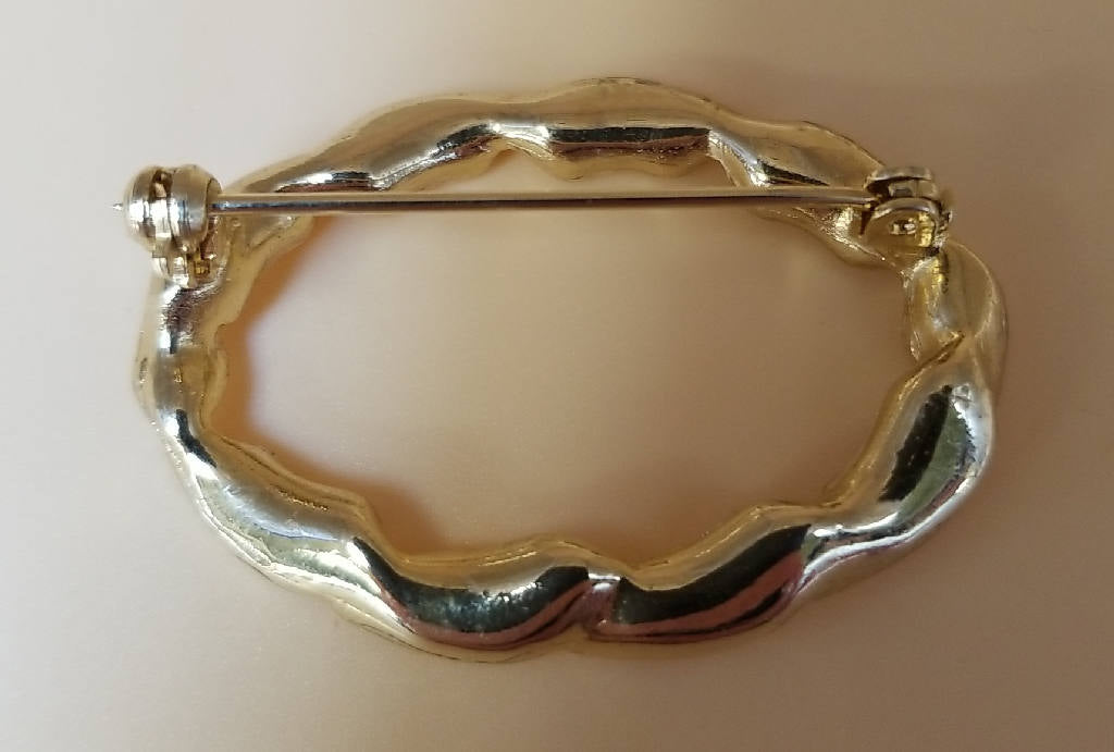 Elegant Faux Pearl Gold Tone Brooch Pin - Vintage Style