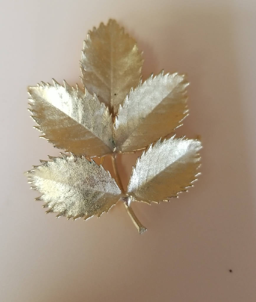 Beautiful Leaf Brooch Pin in Gold Tone Finish