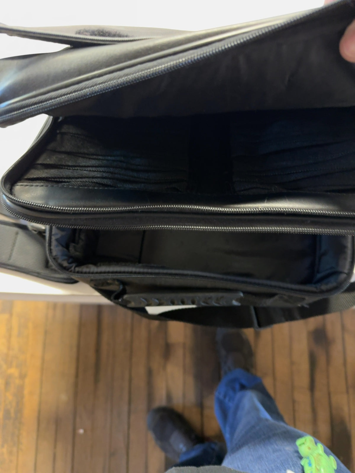 Targus Black Padded Camera Bag with Shoulder Strap, 3 Compartments
