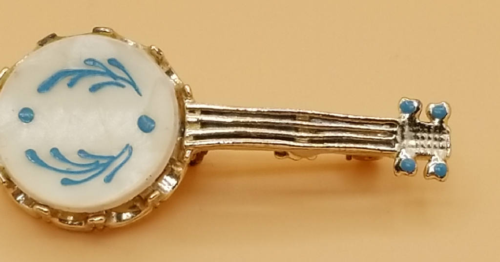 Stunning Vintage Banjo Brooch with Blue Accents