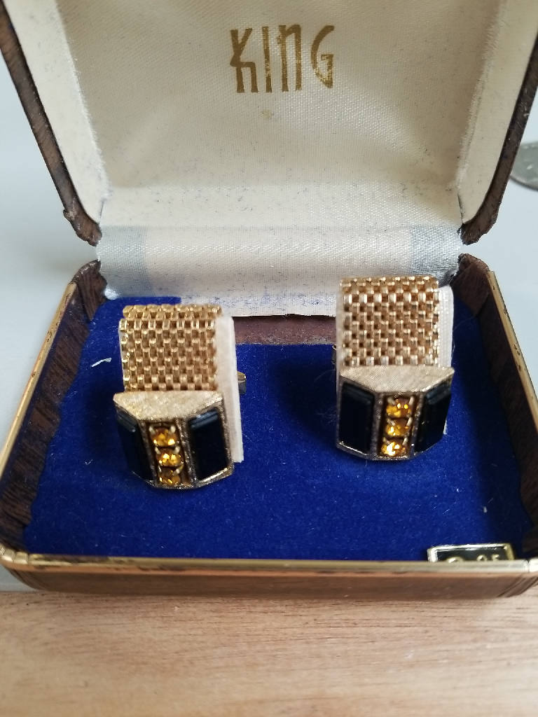 Stunning Vintage King Cufflinks Gold Tone with Black and Amber Stone Detailing