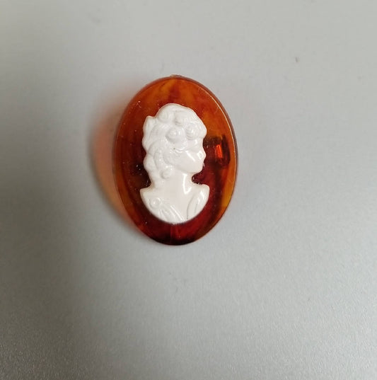 Stunning Vintage Cameo Brooch with Amber Base - Antique Style