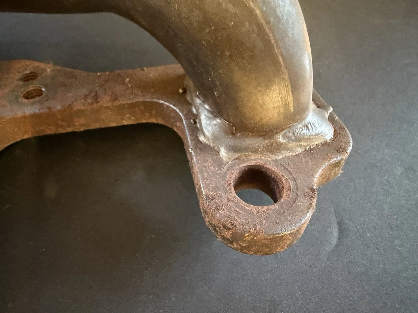 Land Rover Range Rover P38 Left Exhaust Manifold — 4.6 V8 (Genuine)