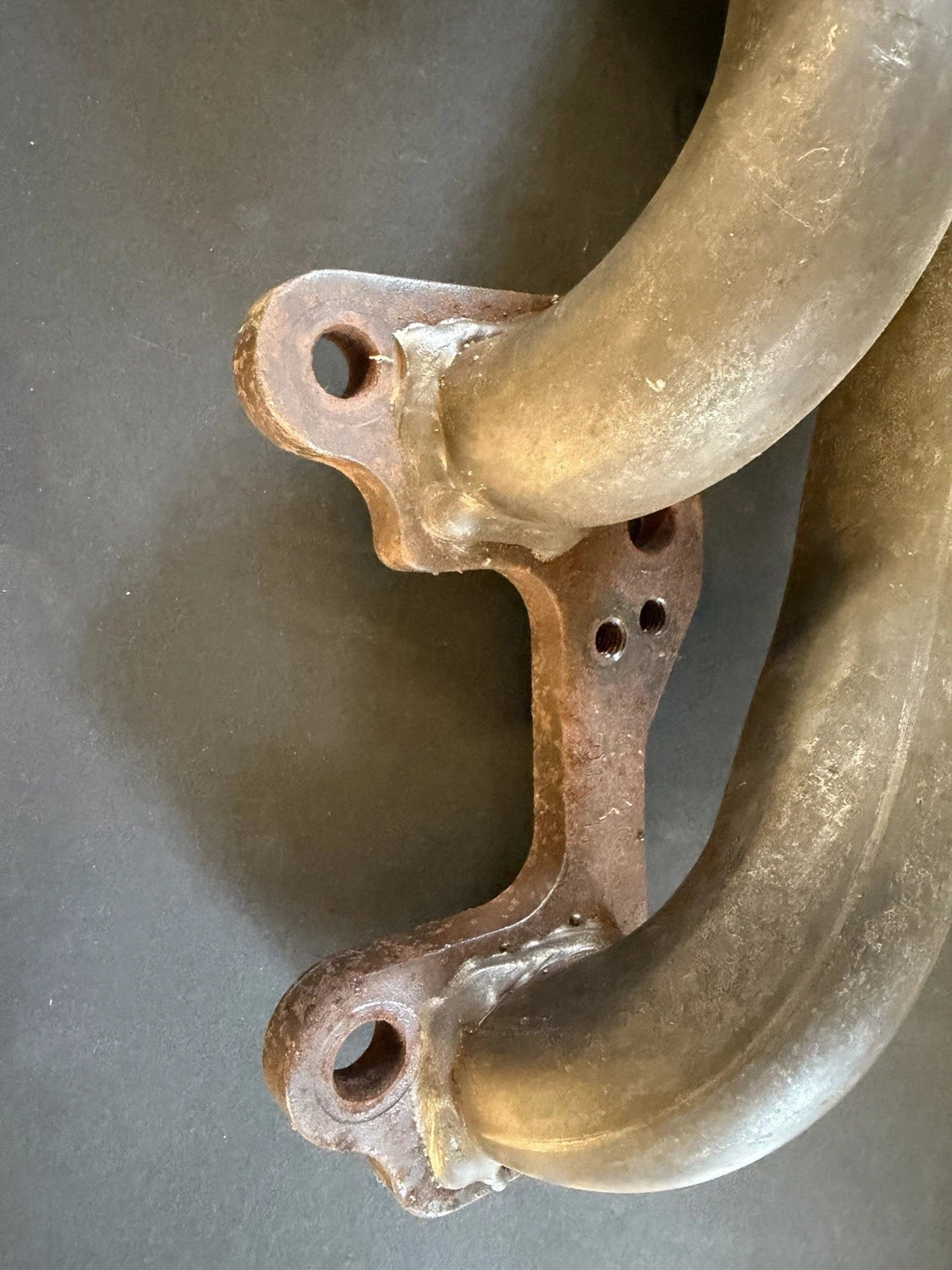 Land Rover Range Rover P38 Left Exhaust Manifold — 4.6 V8 (Genuine)