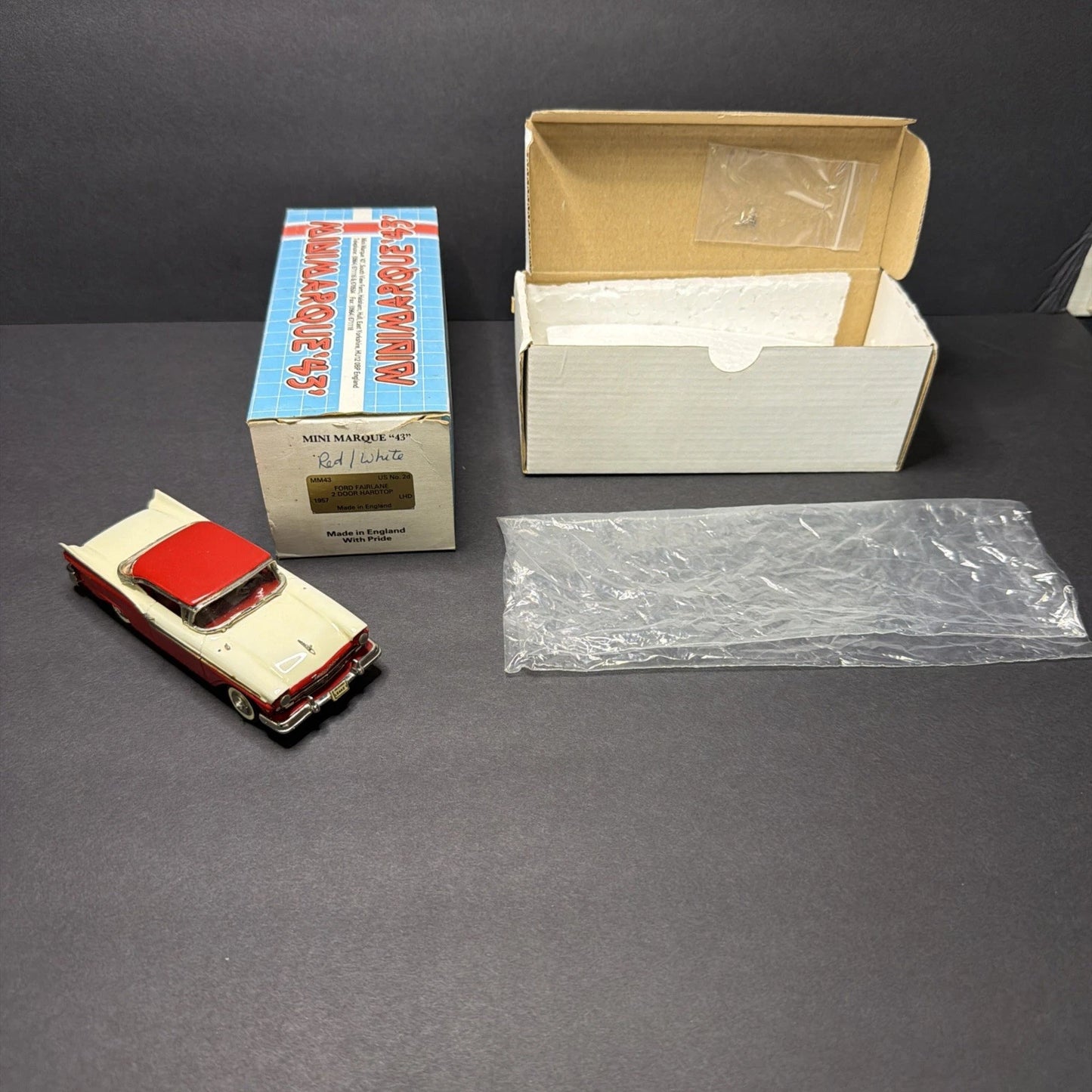 Minimarque '43' 1957 Ford Fairlane Hardtop — 1:43 Diecast (Two-Tone White/Red)