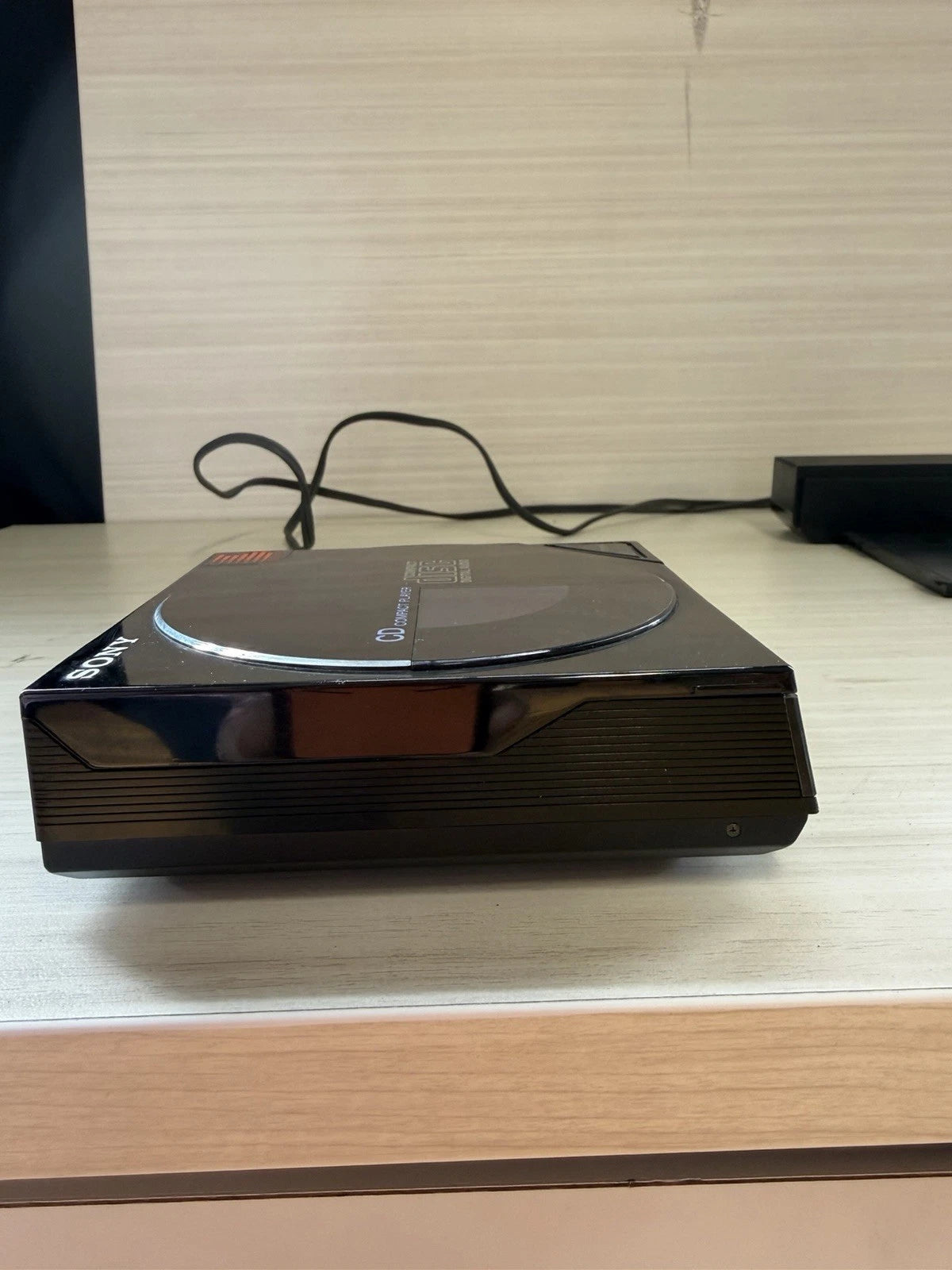 Sony D-5A Discman & AC-D50 Power Dock Station (Japan, 1984)