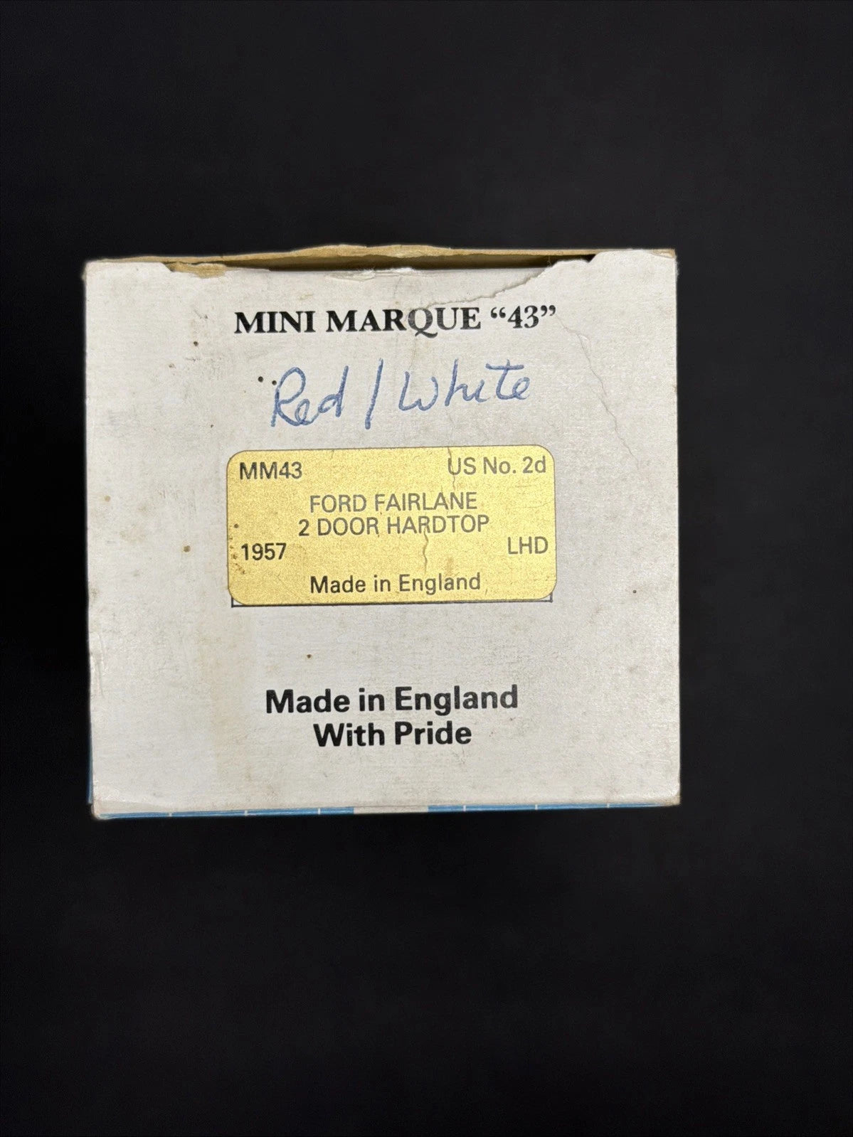 Minimarque '43' 1957 Ford Fairlane Hardtop — 1:43 Diecast (Two-Tone White/Red)