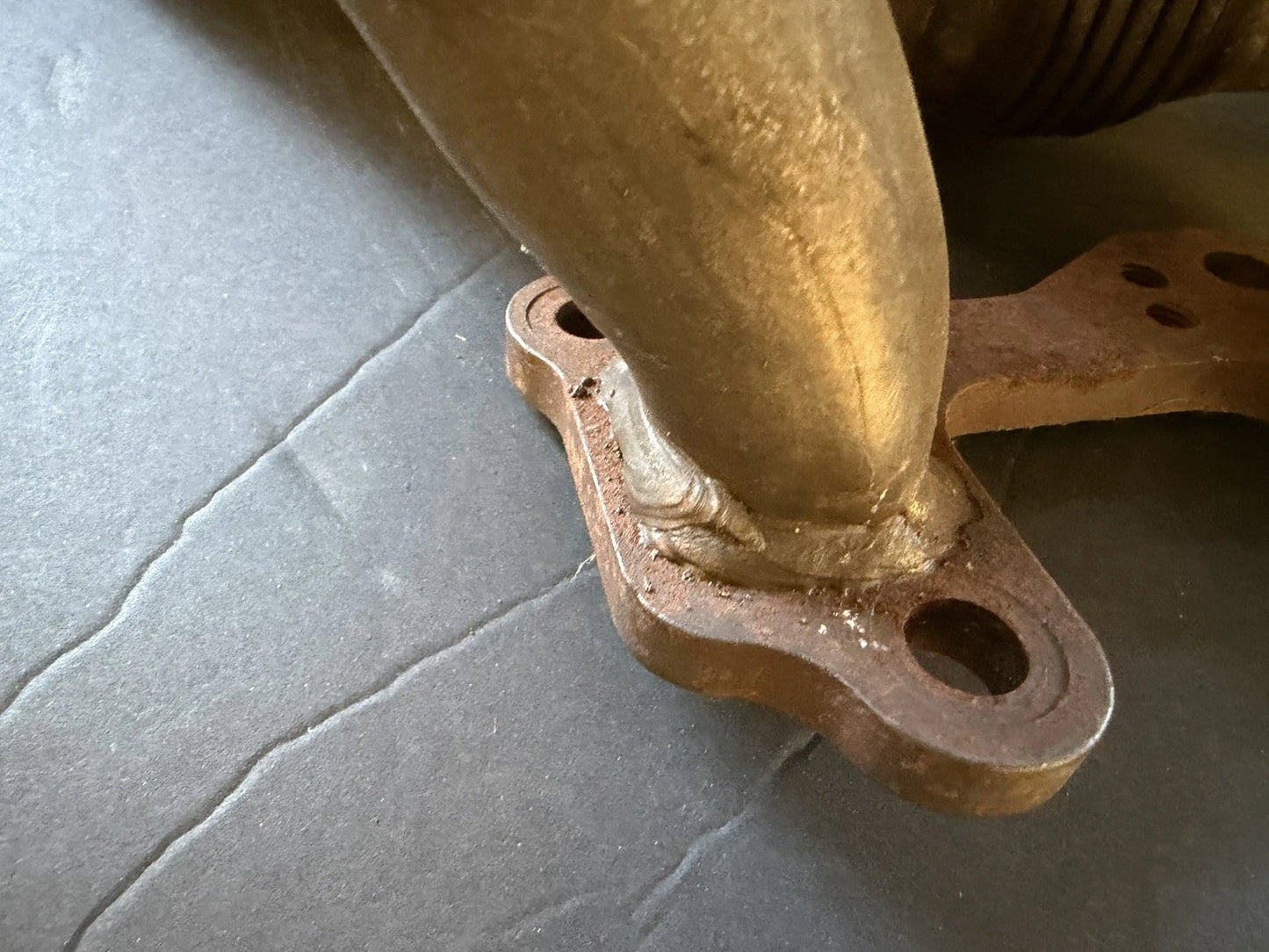 Land Rover Range Rover P38 Left Exhaust Manifold — 4.6 V8 (Genuine)