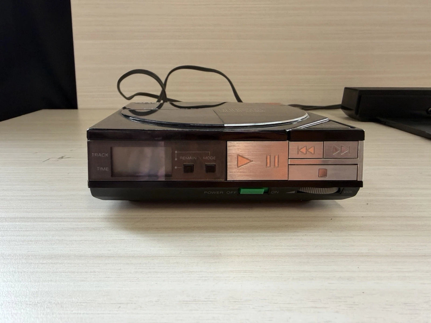 Sony D-5A Discman & AC-D50 Power Dock Station (Japan, 1984)