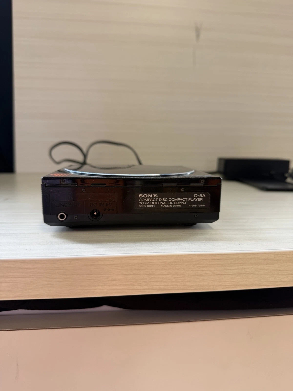 Sony D-5A Discman & AC-D50 Power Dock Station (Japan, 1984)