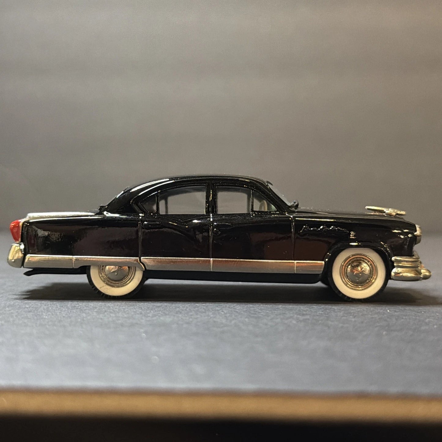 Brooklin Models 1953 Kaiser Manhattan "Rotterdam" Deluxe — 1:43 Diecast (BRK 29x, Ltd 1 of 500)