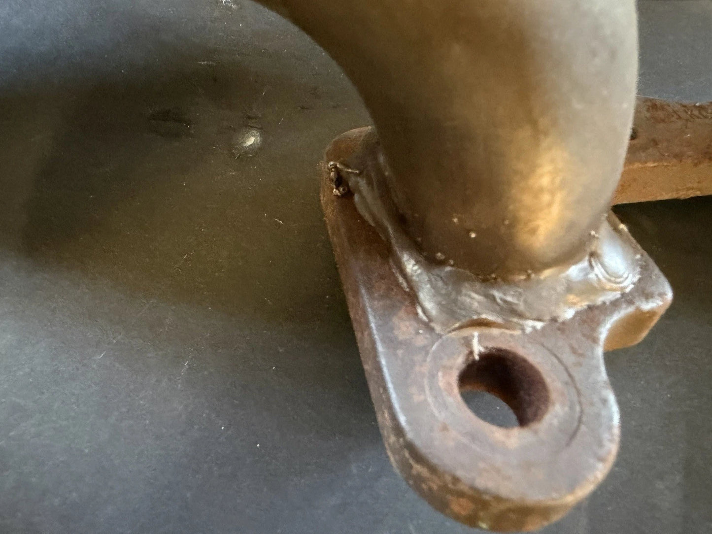 Land Rover Range Rover P38 Left Exhaust Manifold — 4.6 V8 (Genuine)