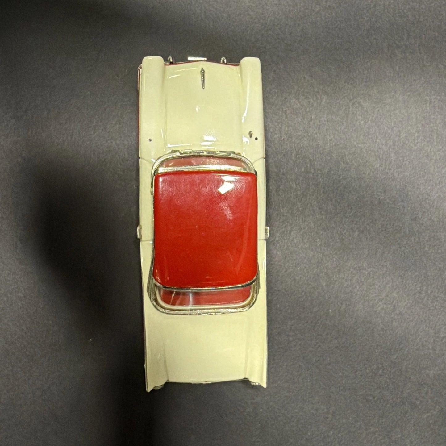 Minimarque '43' 1957 Ford Fairlane Hardtop — 1:43 Diecast (Two-Tone White/Red)