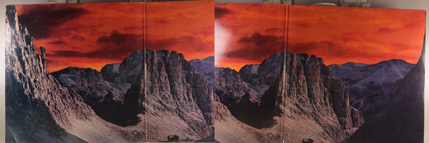Gatefold Interior [gatefold]